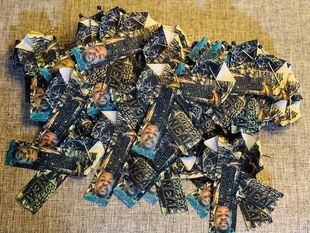 Custom Pin/Button and Ribbon